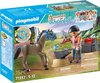foto van PLAYMOBIL Horses of Waterfall Hoefsmid Ben & Achilles - 71357
