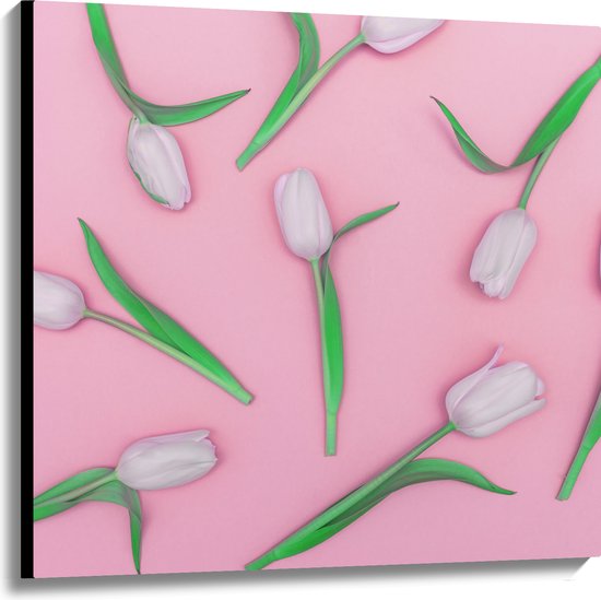 Canvas - Groepje Lichtroze Tulpen op Roze Oppervlak - 100x100 cm Foto op Canvas Schilderij (Wanddecoratie op Canvas)