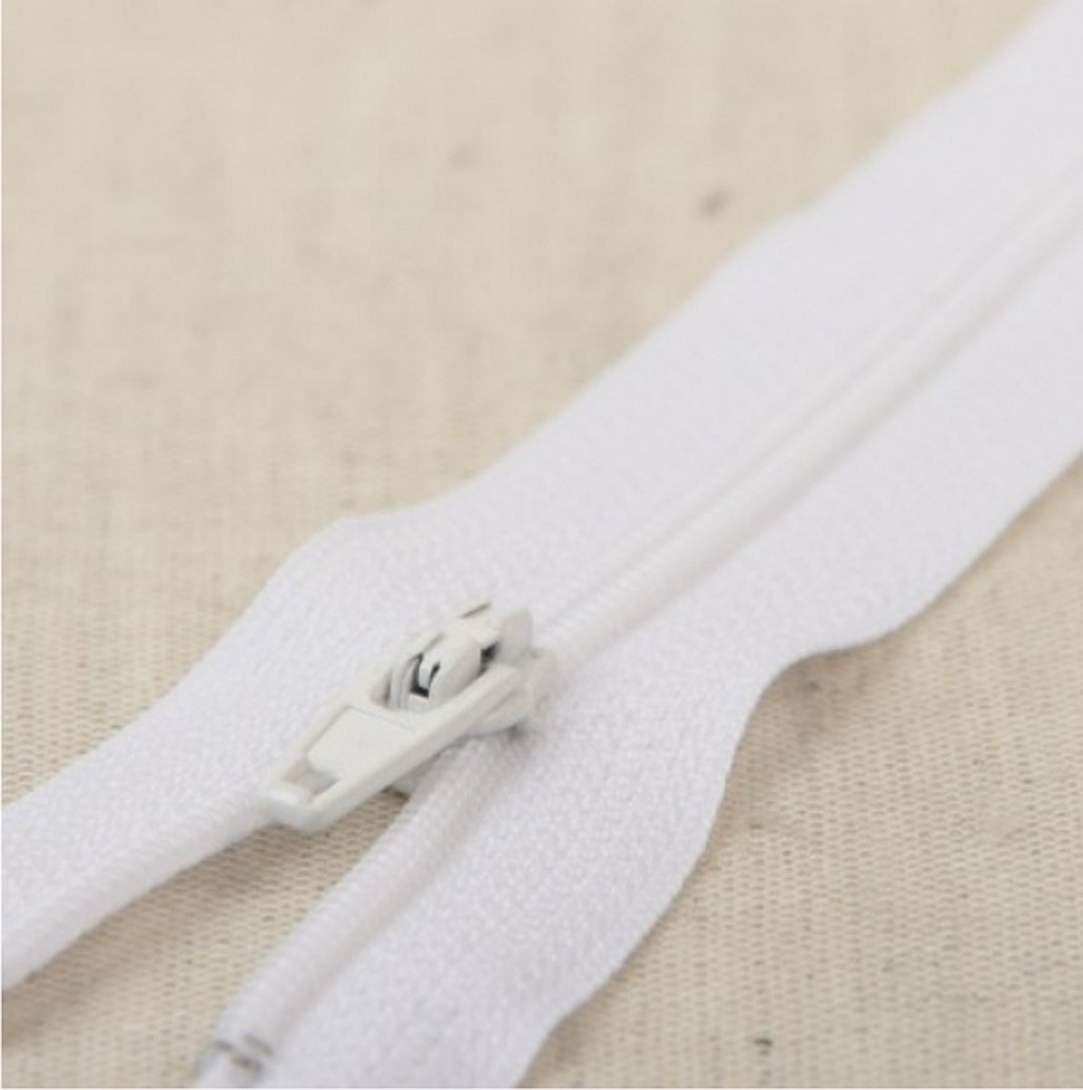 Fijne rits polyester wit 20cm - niet-deelbaar stevige rits