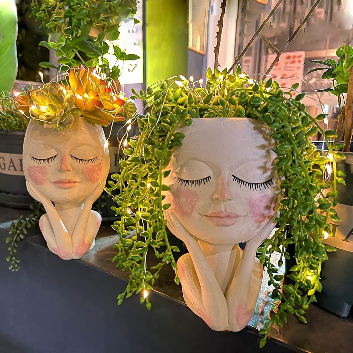 Pot de fleurs unique avec visage et yeux fermés - Pot en résine