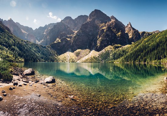 Vliesbehang - Fotobehang - Bergen - Natuur - Meer - Water - Rotsen - Gebergte - 146x208 cm (Hoogte x Lengte)