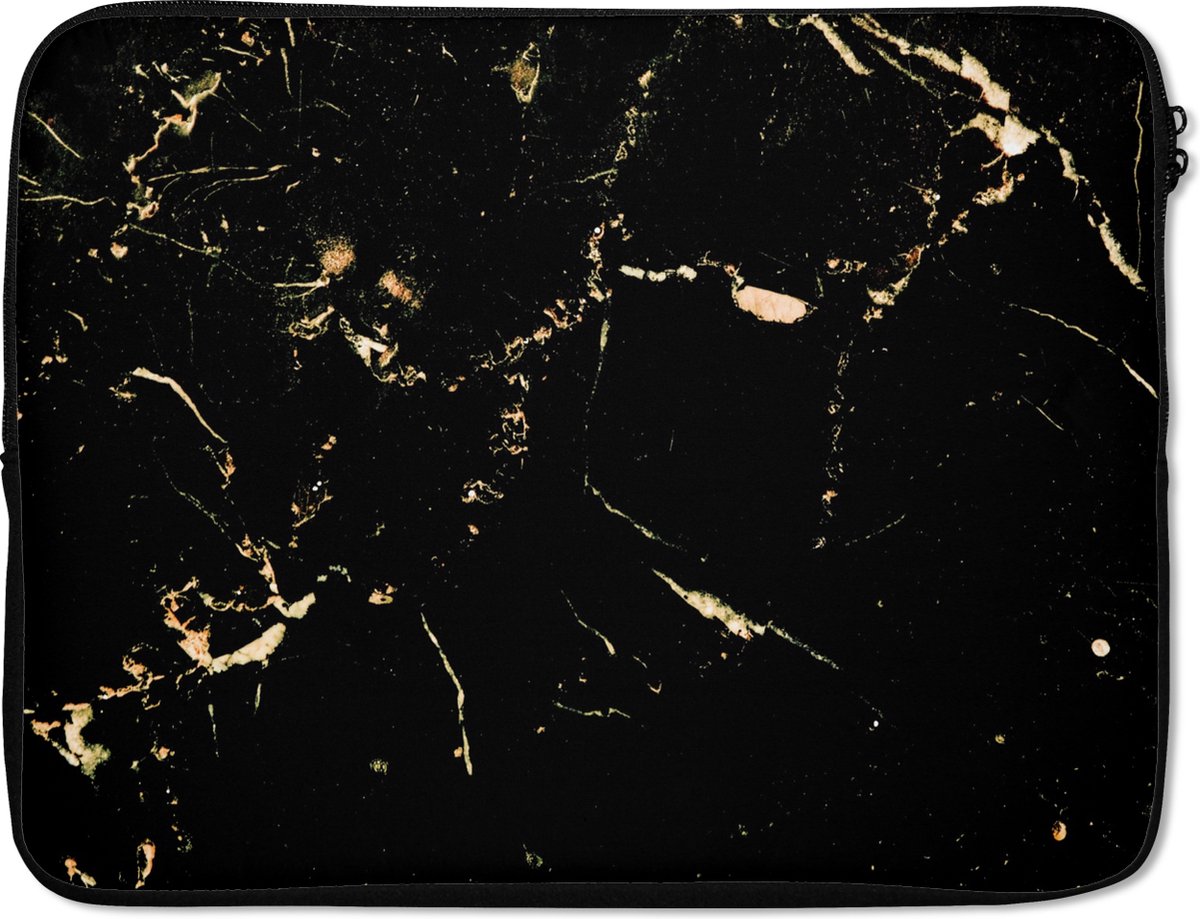 Laptophoes 15.6 inch - Marmer print - Kalk - Zwart - Goud - Laptop sleeve - Binnenmaat 37x26 cm - Zwarte achterkant