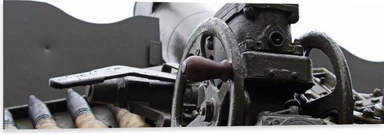 Dibond - Close-up van Kogels in Kanon - 120x40 cm Foto op Aluminium (Met Ophangsysteem)