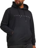 Zwarte hoodie met 'JACK & JONES' opdruk, capuchon en buidelzak. Gedragen door een man met baard.