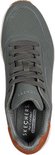Bovenkant van grijze Skechers sneaker met veters, bruine suède hiel en 'Air-Cooled Memory Foam' inlegzool.