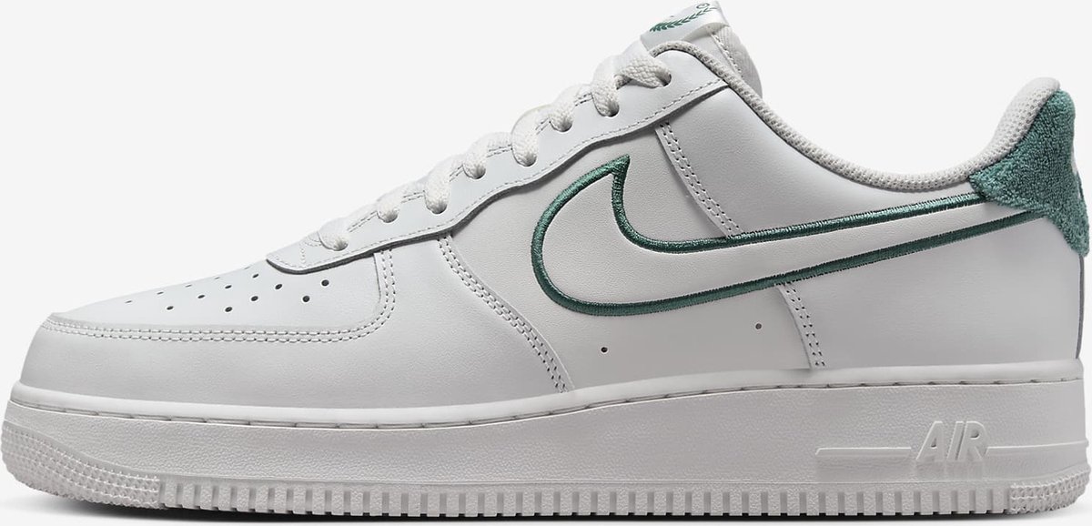 Nike Nike Air Force 1 ’07 LV8 Sneakers Heren Wit