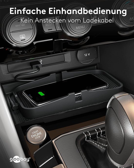 GooBay draadloze oplader in de middenconsole van een auto, met een smartphone erop die aan het opladen is. Geen stekker nodig.