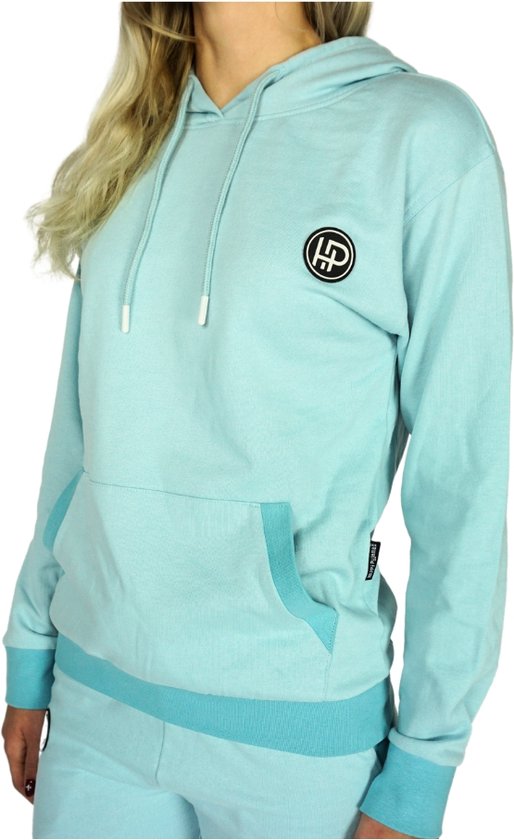 Lichtblauwe dames hoodie met capuchon, kangoeroezak en contrasterende banden bij de zoom en manchetten.