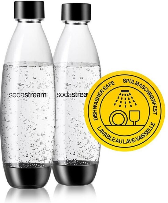 Twee Sodastream flessen, helder met zwarte bodem en dop, met geel vaatwas-symbool.