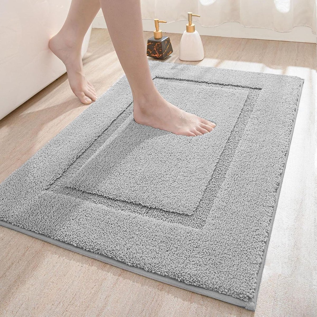 Badmat 60 x 90 cm antislip microvezel extra zacht waterabsorberend machinewasbaar - lichtgrijs - bad en douche