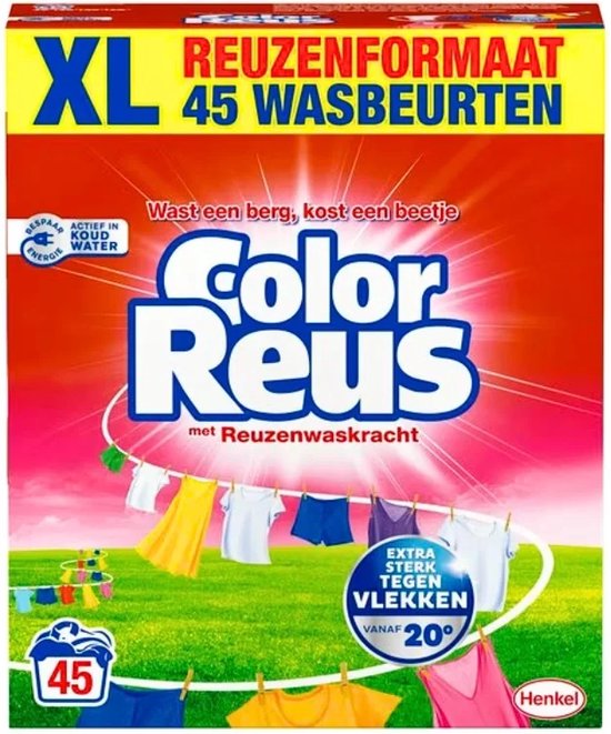 XL Reuzenformaat 45 wasbeurten Color Reus waspoeder. Centraal het logo 'Color Reus' met daaronder een lijn met kleurrijk wasgoed aan waslijnen, tegen een zonnige, wolkachtige hemel.