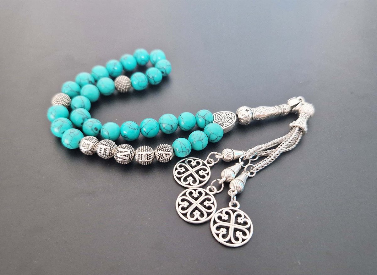 Handgemaakte naam tasbih 33 Kralen Natuursteen “Howliet groen ” - met metaal tassel “Arabesk"- Met je naam of de naam van uw geliefde- 8 mm diameter van de korrel