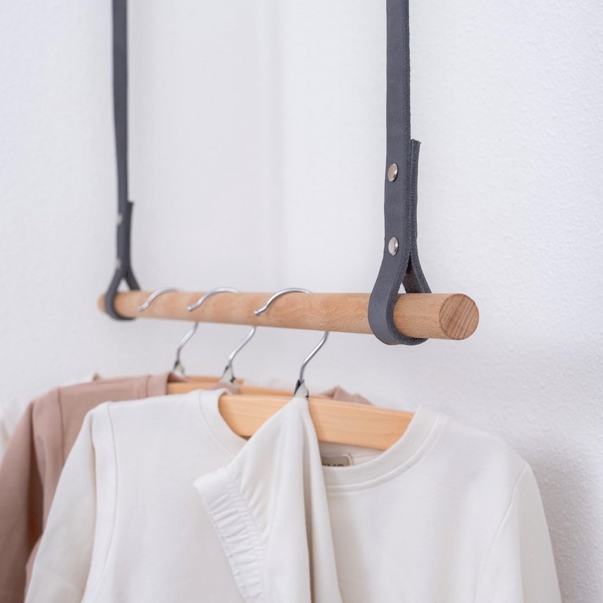 BAKIMO - Hangend kledingrek - Leer - Grey / Grijs - Medium