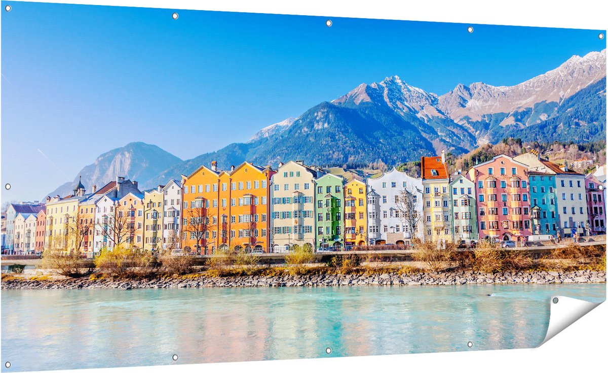 Gards Tuinposter Gekleurde Huisjes in Innsbruck, Oostenrijk - 200x100 cm - Tuindoek - Tuindecoratie - Wanddecoratie buiten - Tuinschilderij Multikleur