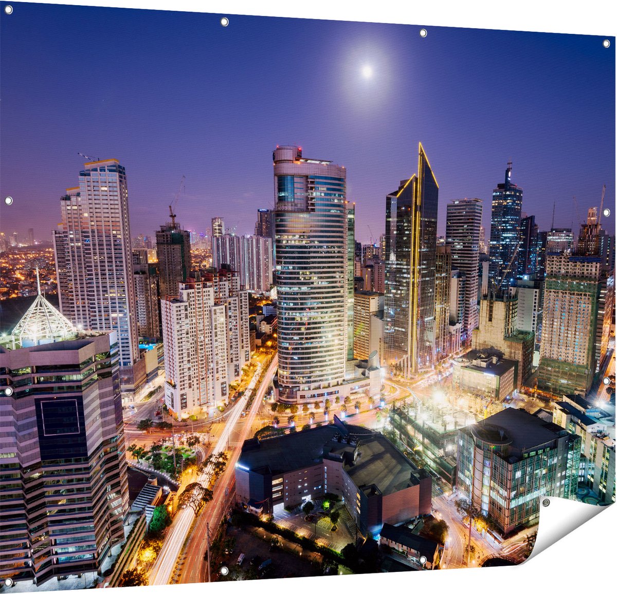 Gards Tuinposter Makati Stad Skyline in de Nacht in Thailand - 150x120 cm - Tuindoek - Tuindecoratie - Wanddecoratie buiten - Tuinschilderij Multikleur