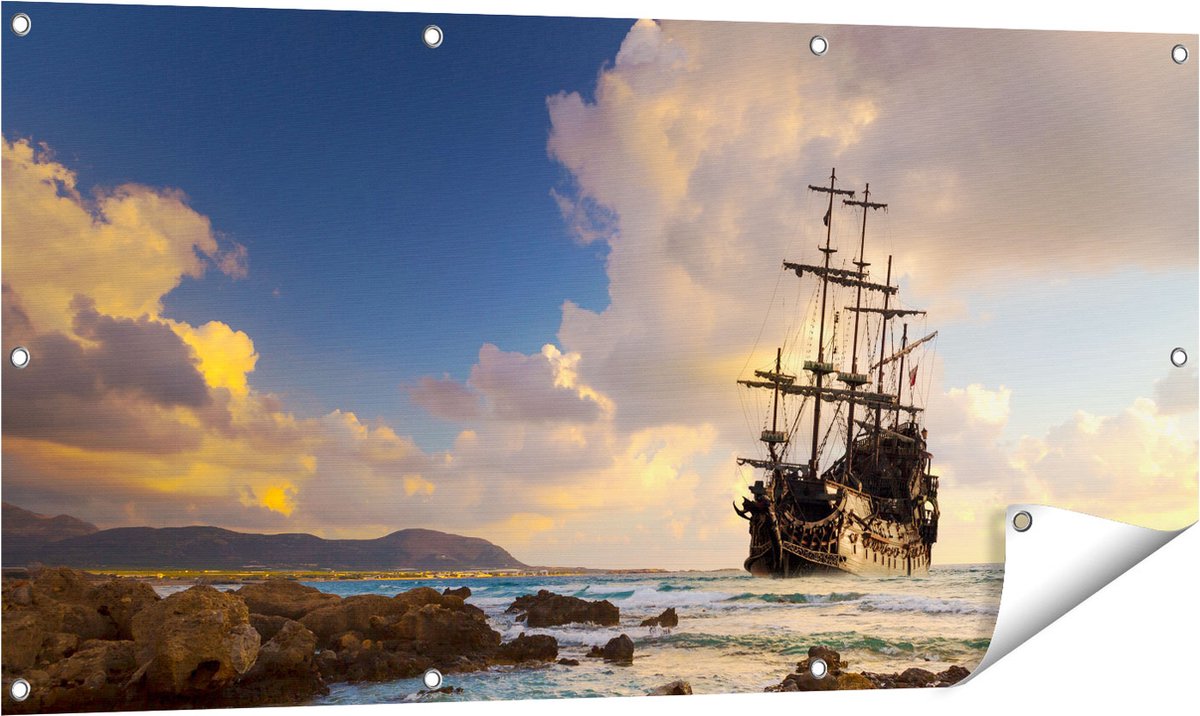Gards Tuinposter Piratenschip aan de Kust bij Zonsondergang - 120x60 cm - Tuindoek - Tuindecoratie - Wanddecoratie buiten - Tuinschilderij Multikleur