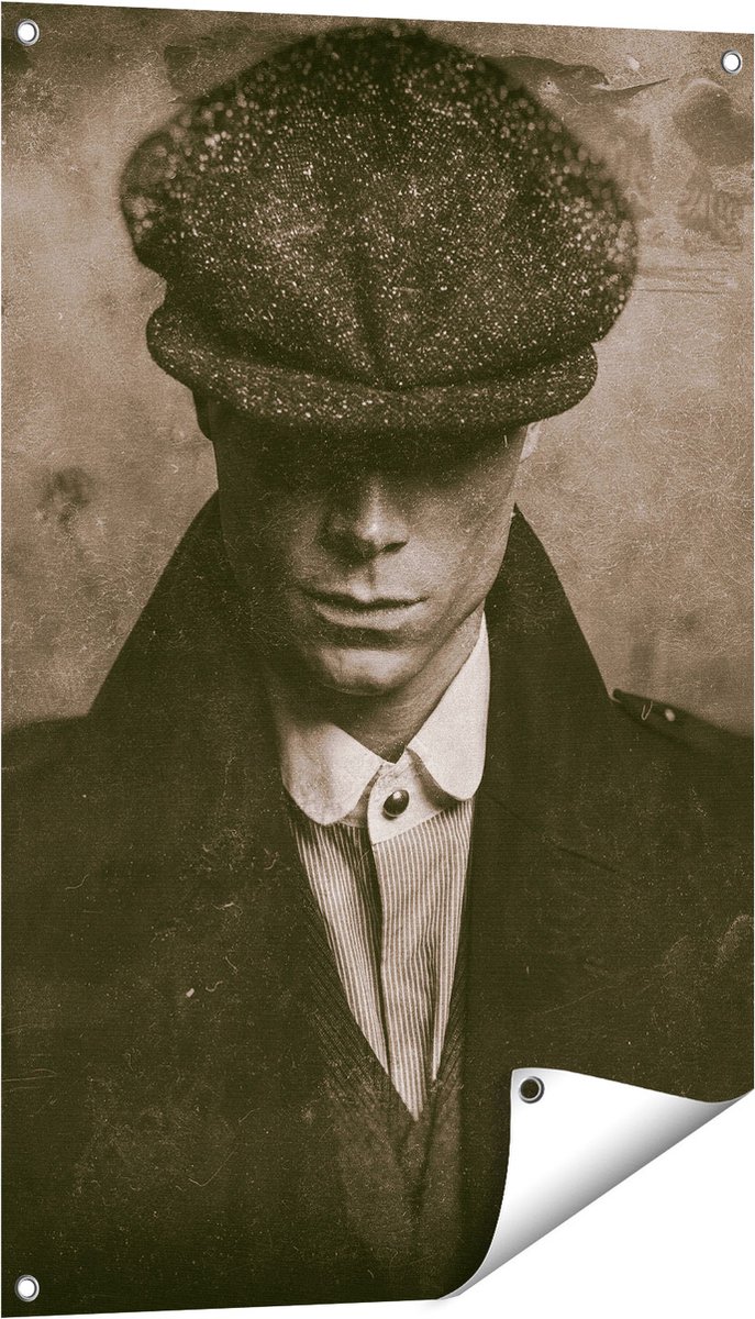 Gards Tuinposter Engelse Gangster uit Jaren 1920 - Zwart Wit - 60x90 cm - Tuindoek - Tuindecoratie - Wanddecoratie buiten - Tuinschilderij Multikleur