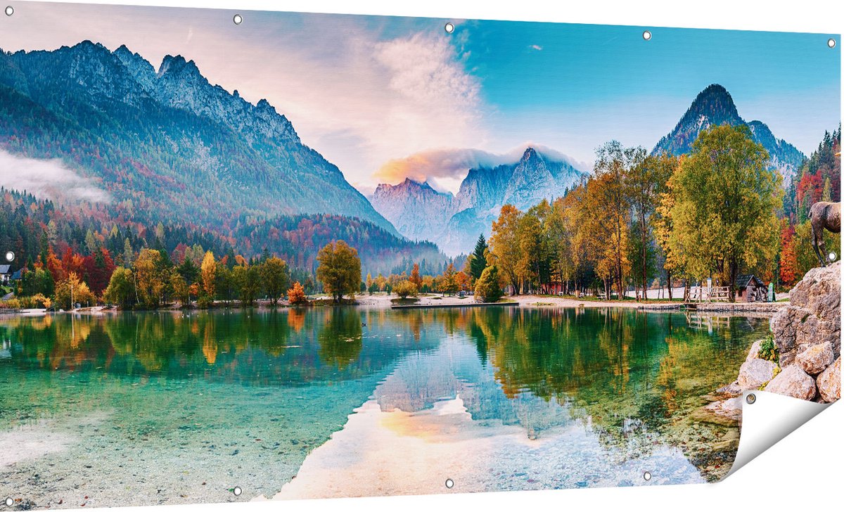 Gards Tuinposter Meer in de Bergen met een Geit Standbeeld - 180x90 cm - Tuindoek - Tuindecoratie - Wanddecoratie buiten - Tuinschilderij Multikleur