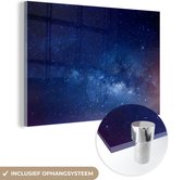MuchoWow® Glasschilderij 150x100 cm - Schilderij acrylglas - Melkweg aan de hemel in de nacht - Foto op glas - Schilderijen