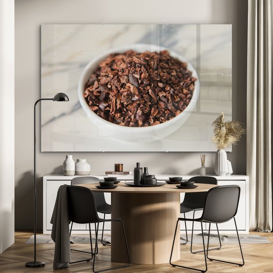 MuchoWow® Peinture sur verre 150x100 cm - Peinture sur verre acrylique - Fèves de cacao moulues dans une tasse en céramique sur une table en marbre - Photo sur verre - Peintures