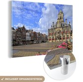 MuchoWow® Glasschilderij 90x60 cm - Schilderij acrylglas - Huis - Delft - Centrum - Foto op glas - Schilderijen