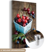 MuchoWow® Glasschilderij 20x30 cm - Schilderij acrylglas - Een bak bessen - Foto op glas - Schilderijen