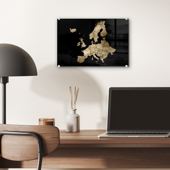 MuchoWow® Glasschilderij 30x20 cm - Schilderij acrylglas - Kaart - Europa - Goud - Foto op glas - Schilderijen