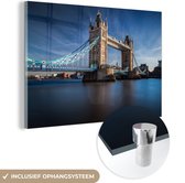 MuchoWow® Glasschilderij 90x60 cm - Schilderij acrylglas - De Tower Bridge van Londen in het zonlicht - Foto op glas - Schilderijen