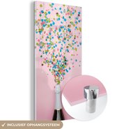MuchoWow® Glasschilderij 20x40 cm - Schilderij acrylglas - Minimalistische champagnefles op roze achtergrond - Foto op glas - Schilderijen