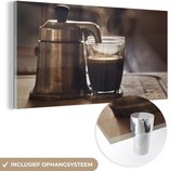 MuchoWow® Glasschilderij 40x20 cm - Schilderij acrylglas - Een kleine koffiepot met twee koppen koffie - Foto op glas - Schilderijen