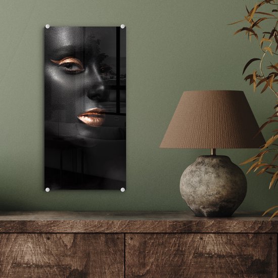 MuchoWow® Peinture sur verre 20x40 cm - Peinture sur verre acrylique - Zwart - Or - Femme - Photo sur verre - Peintures