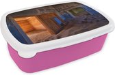 Broodtrommel Roze - Lunchbox - Brooddoos - Deur - Zand - Woestijn - Architectuur - 18x12x6 cm - Kinderen - Meisje