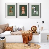 Allernieuwste.nl® Canvas Schilderijen 3 STUKS Dieren voor de Kinderkamer Babykamer - Giraf Leeuw Zebra - Kleur - 3 stuks elk 30 x 40 cm