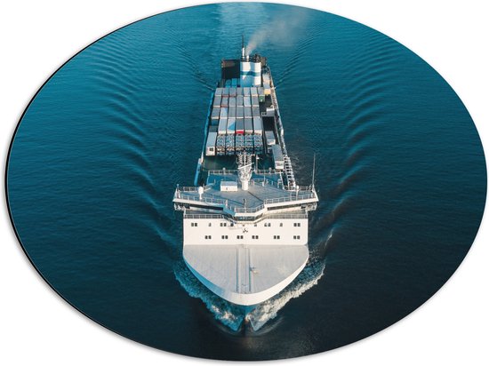 Dibond Ovaal - Vooraanzicht van Groot Vrachtschip Varend op de Zee - 56x42 cm Foto op Ovaal (Met Ophangsysteem)
