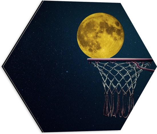Dibond Hexagon - Maan met Gele Gloed in Basketbal Net - 40x34.8 cm Foto op Hexagon (Met Ophangsysteem)