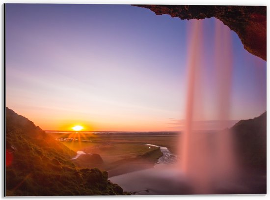Dibond - Achter een Waterval in het Natuur Landschap van IJsland - 40x30 cm Foto op Aluminium (Met Ophangsysteem)