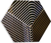 PVC Schuimplaat Hexagon - Stapel Gouden Ruitvormige Panelen - 30x26.1 cm Foto op Hexagon (Met Ophangsysteem)