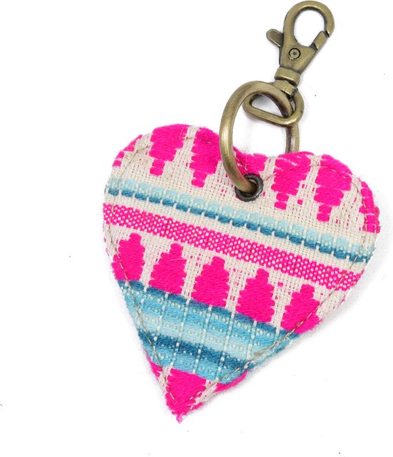 Foto: Sleutelhanger met hartje gekleurd roze blauw hartjes tashanger met ingeweven dessin multicolor sleutelhanger studio ivana