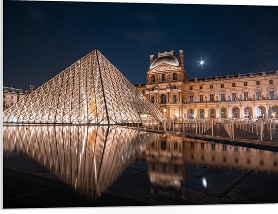 PVC Schuimplaat - Verlicht Louvre in Parijs, Frankrijk - 80x60 cm Foto op PVC Schuimplaat (Met Ophangsysteem)