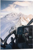 Vlag - Uitzicht op Besneeuwde Bergen en Bedieningstoestel vanuit Helikopter - 50x75 cm Foto op Polyester Vlag