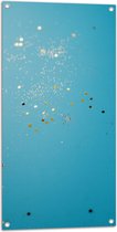 Tuinposter – Gouden Glitters in Blauw Water - 50x100 cm Foto op Tuinposter (wanddecoratie voor buiten en binnen)