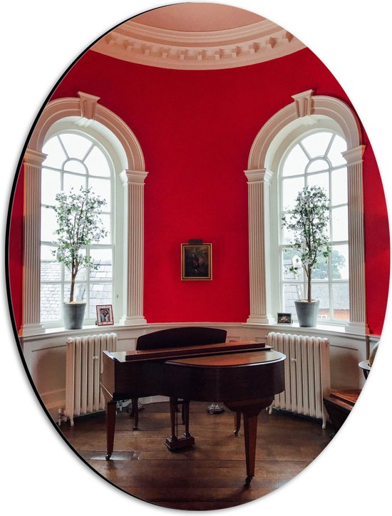 Dibond Ovaal - Bruine Vleugel Piano tegen Rode Muur van Huis - 30x40 cm Foto op Ovaal (Met Ophangsysteem)