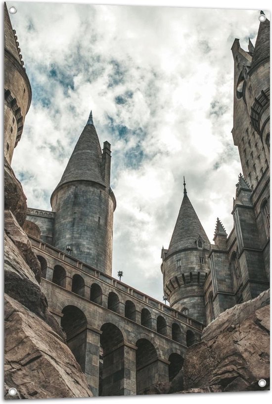 Tuinposter – Onderaanzicht van Hogwarts Castle - 70x105 cm Foto op Tuinposter (wanddecoratie voor buiten en binnen)