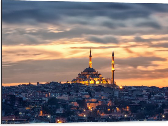 WallClassics - Dibond - Süleymaniye-Moskee op Begin van de Avond in Istanbul, Turkije - 80x60 cm Foto op Aluminium (Met Ophangsysteem)