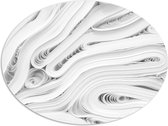 PVC Schuimplaat Ovaal - Stapels Gevouwen Witte Bladeren - 108x81 cm Foto op Ovaal (Met Ophangsysteem)