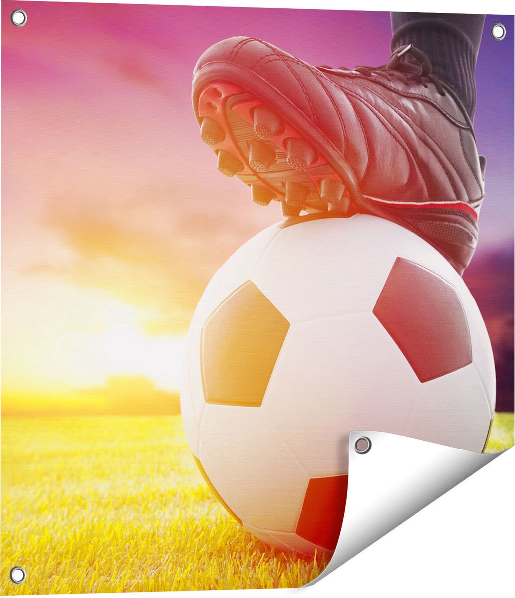 Gards Tuinposter Klassieke Voetbal Aftrap met Zonsondergang - 60x60 cm - Tuindoek - Tuindecoratie - Wanddecoratie buiten - Tuinschilderij Multikleur