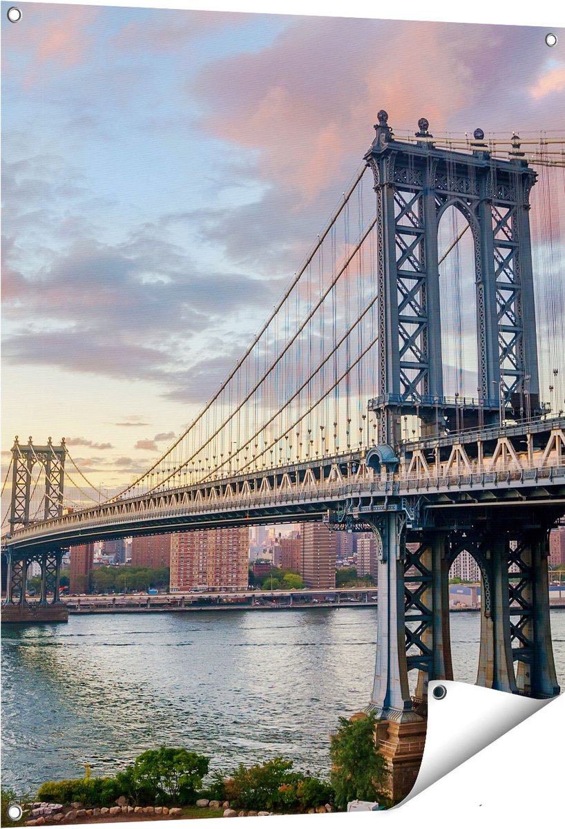 Gards Tuinposter Manhattan Bridge Brug in New York - 80x100 cm - Tuindoek - Tuindecoratie - Wanddecoratie buiten - Tuinschilderij Multikleur