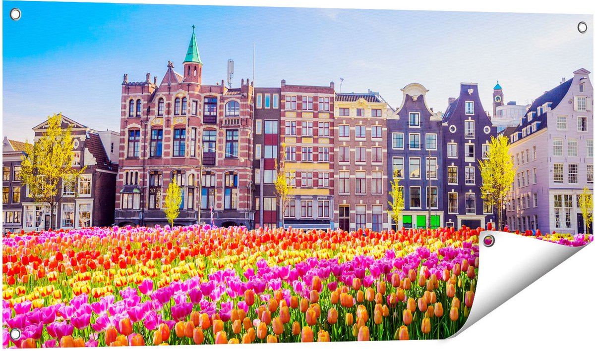 Gards Tuinposter Amsterdamse Huisjes met Tulpen - Kleur - 100x50 cm - Tuindoek - Tuindecoratie - Wanddecoratie buiten - Tuinschilderij Multikleur