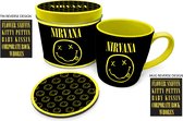 Nirvana - Smiley Geschenkset - Onderzetter en Mok 320ml - In Opbergblik