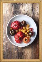 JUNIQE - Poster met houten lijst Sommertomaten -40x60 /Bruin & Rood